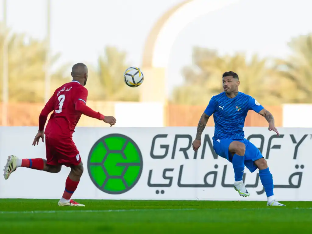 الطائي ضد نيوم