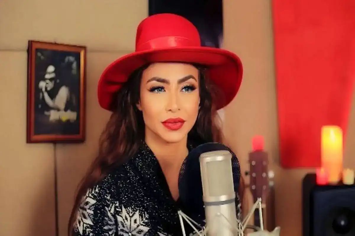 دوللي شاهين