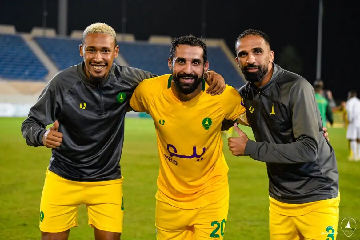 الخليج ضد الوحدة