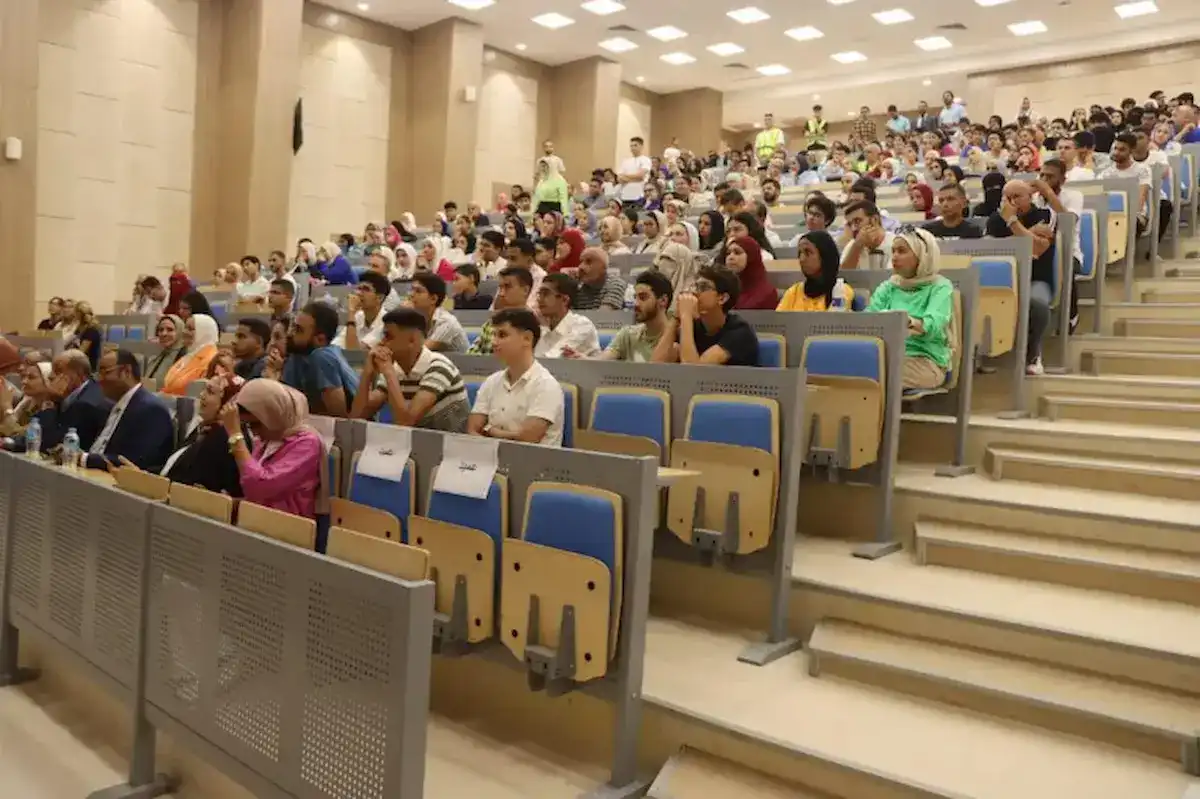 موعد امتحانات الترم الثاني 2025 للجامعات في مصر