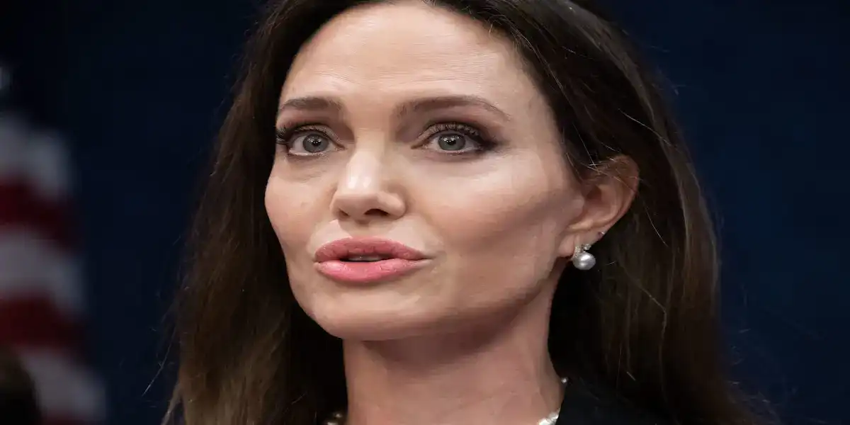 الفنانة الأمريكية أنجلينا جولي