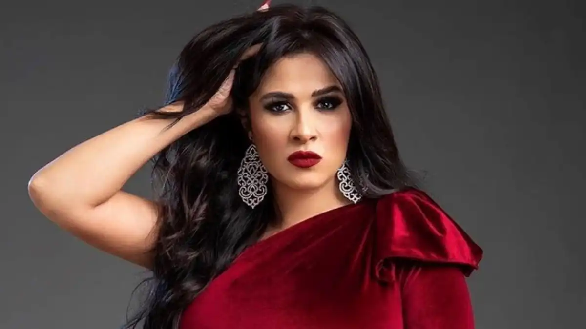 الفنانة المصرية ياسمين عبد العزيز