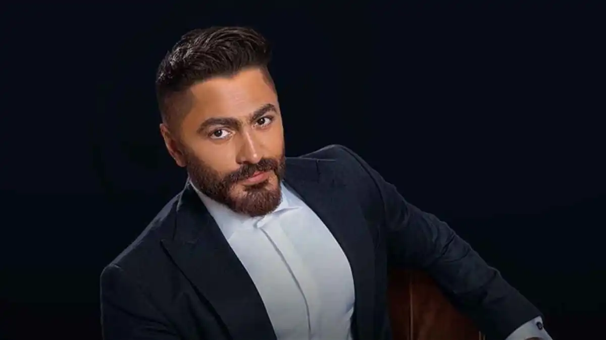 النجم المصري تامر حسني
