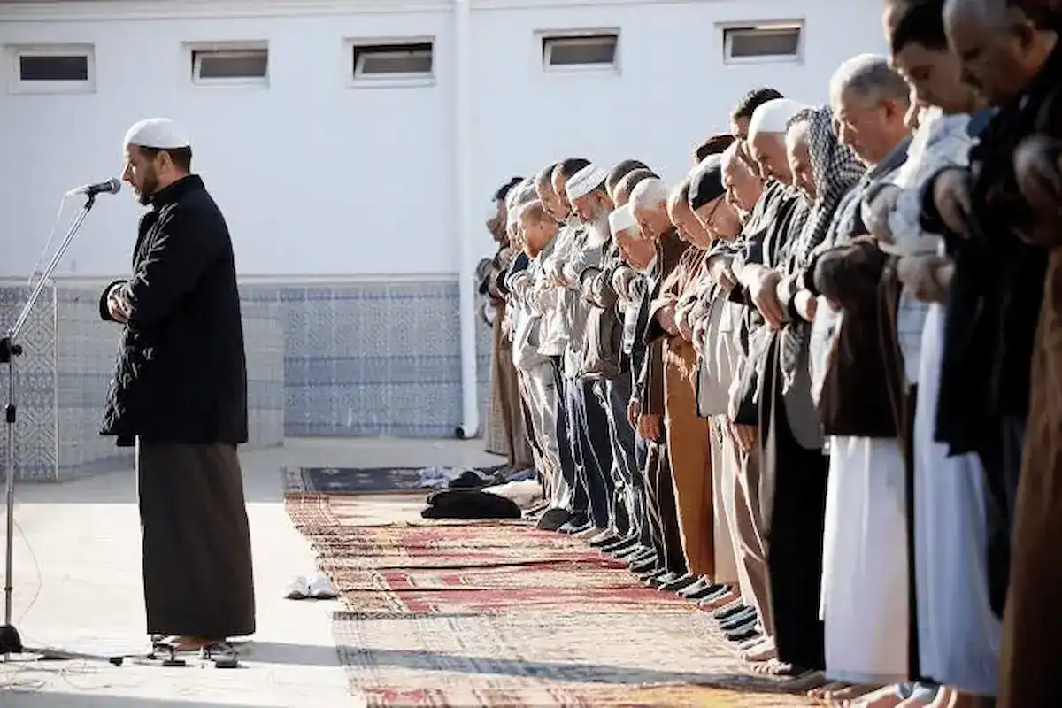 حكم صلاة الجمعة يوم العيد