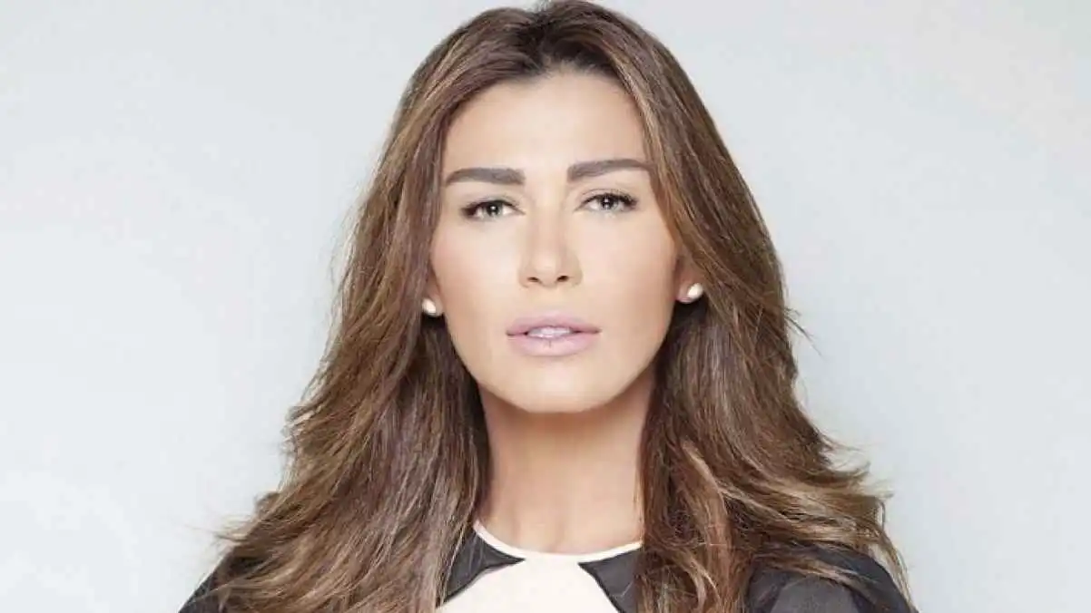 الفنانة اللبنانية نادين الراسي