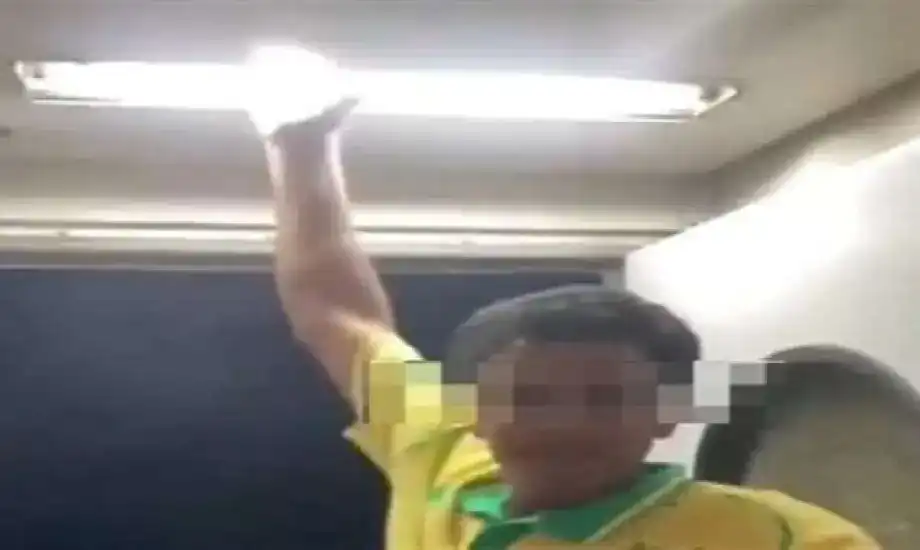 واقعة خلع لمبة قطار روسي