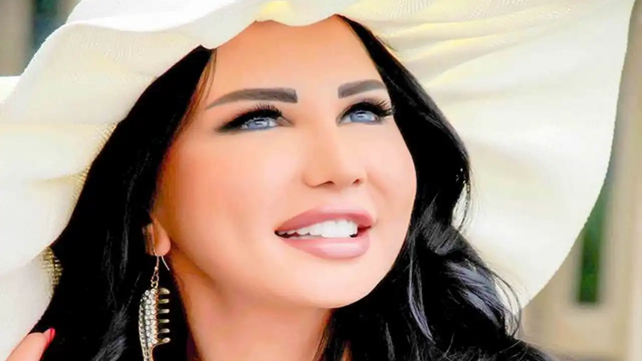 الفنانة السورية جيني إسبر