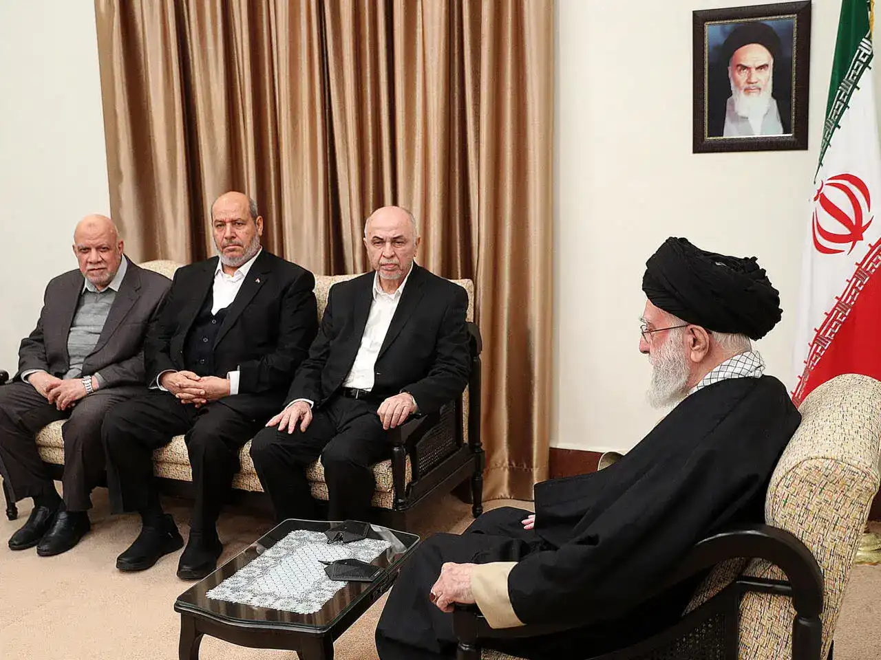 خامنئي مع قيادة حماس