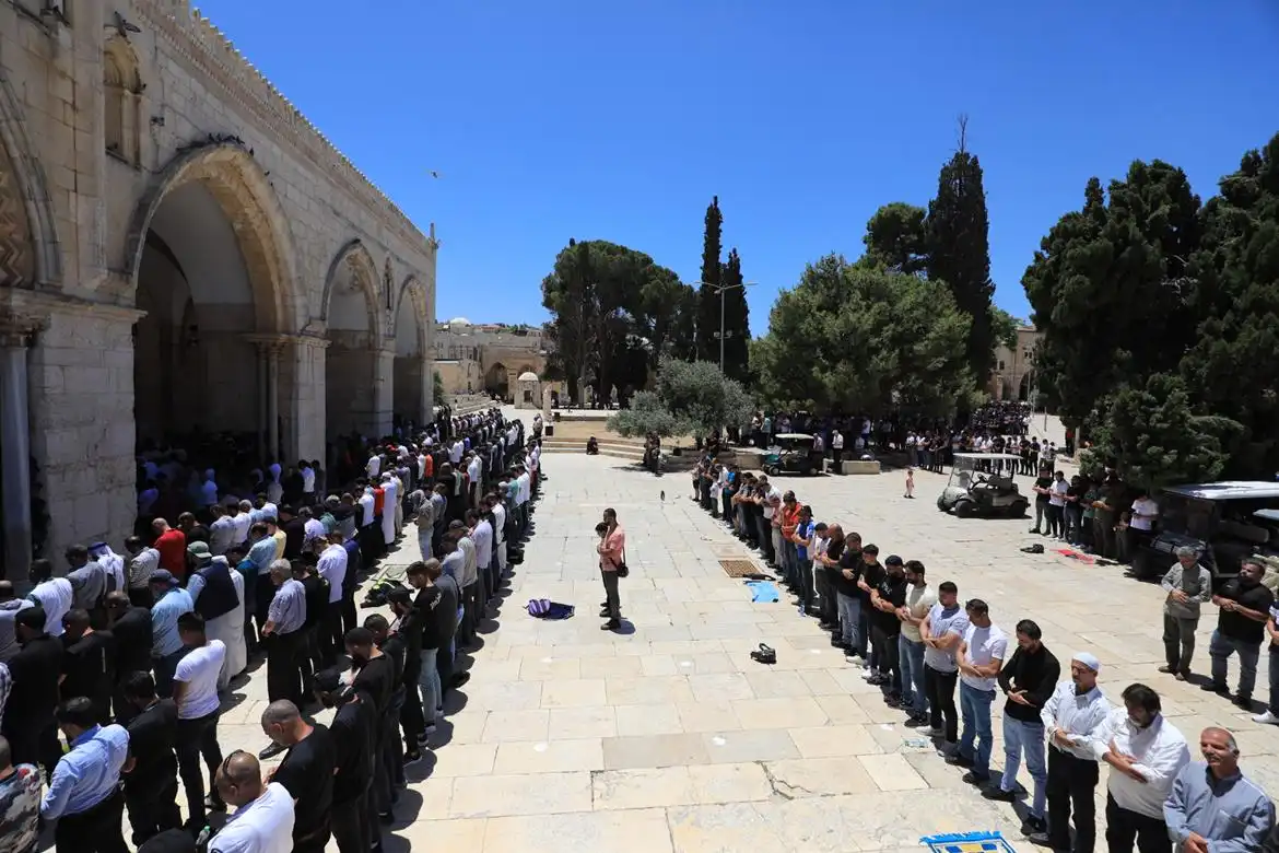 صلاة الجمعة بالمسجد الأقصى