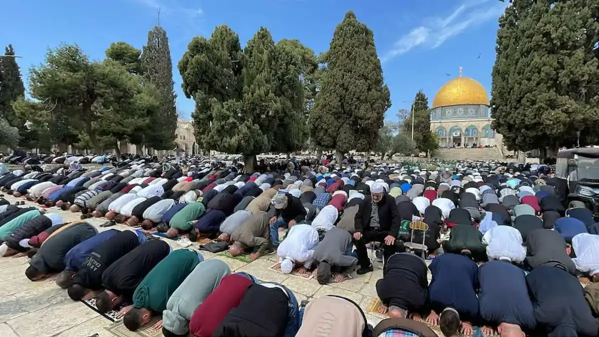 صلاة الجمعة في الاقصى