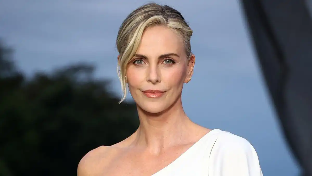 تشارليز ثيرون