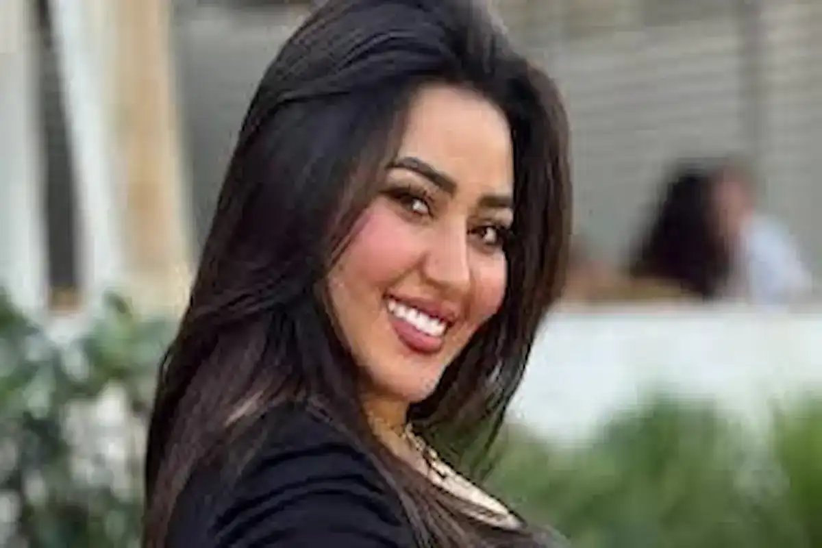 الفنانة رحمة محسن