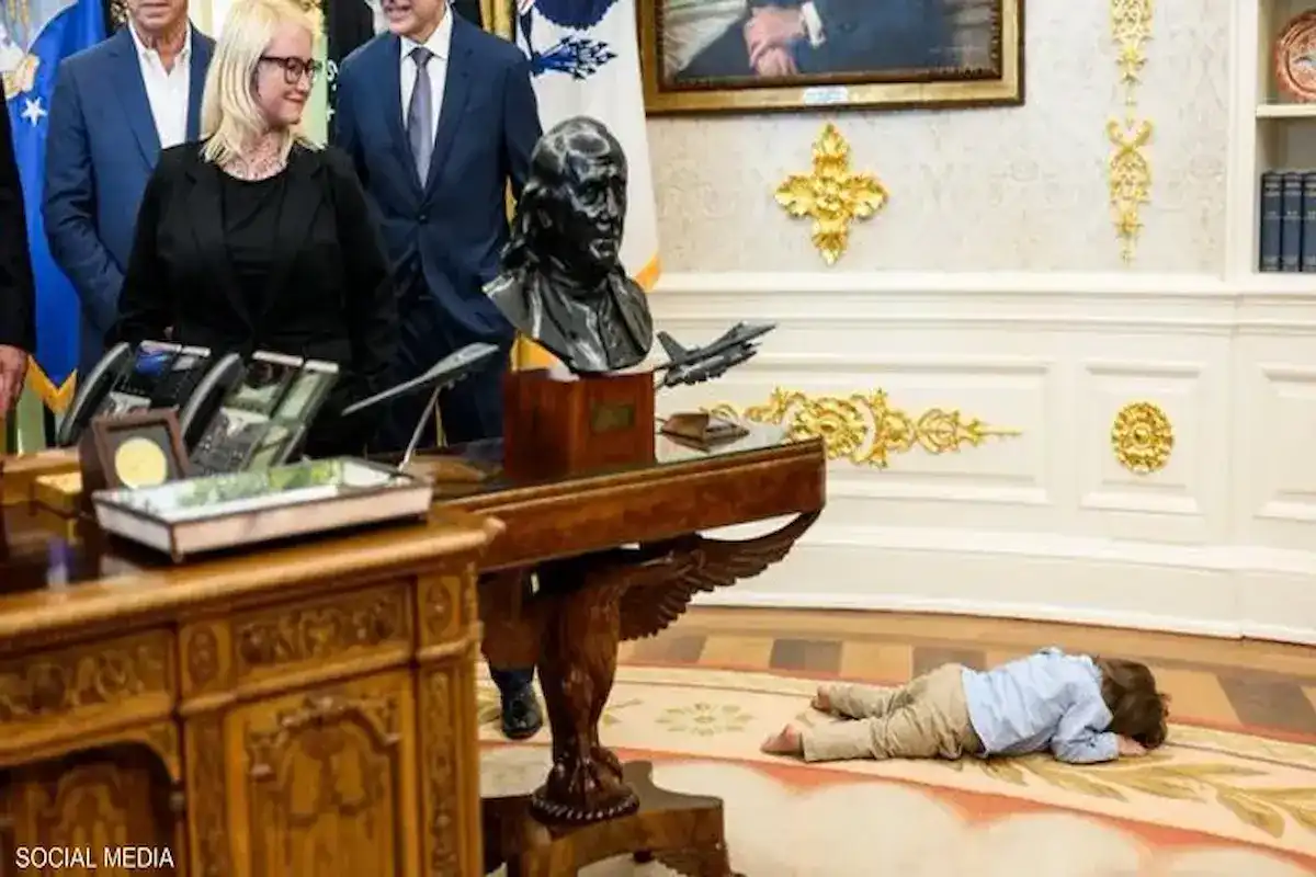 طفل المكتب البيضاوي