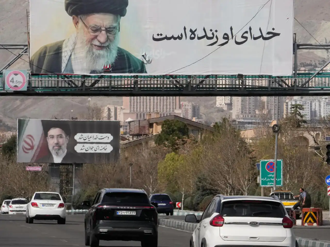 إيران