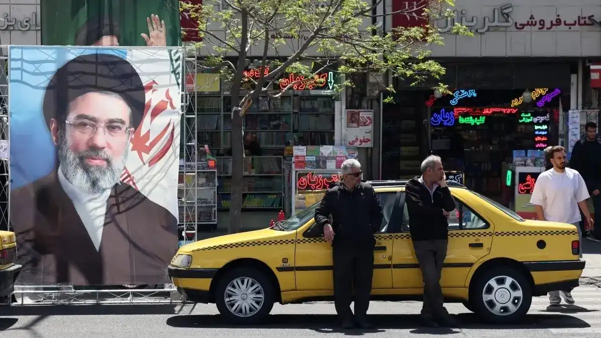 إيران