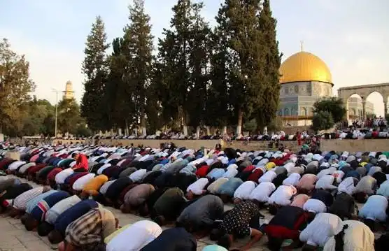 صلاة الجمعة في المسجد الأقصى