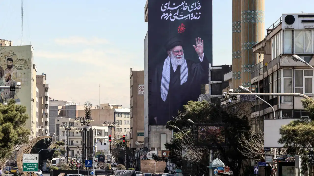 إيران