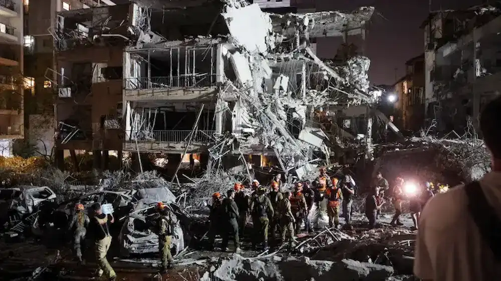 اثار الدمار طهران