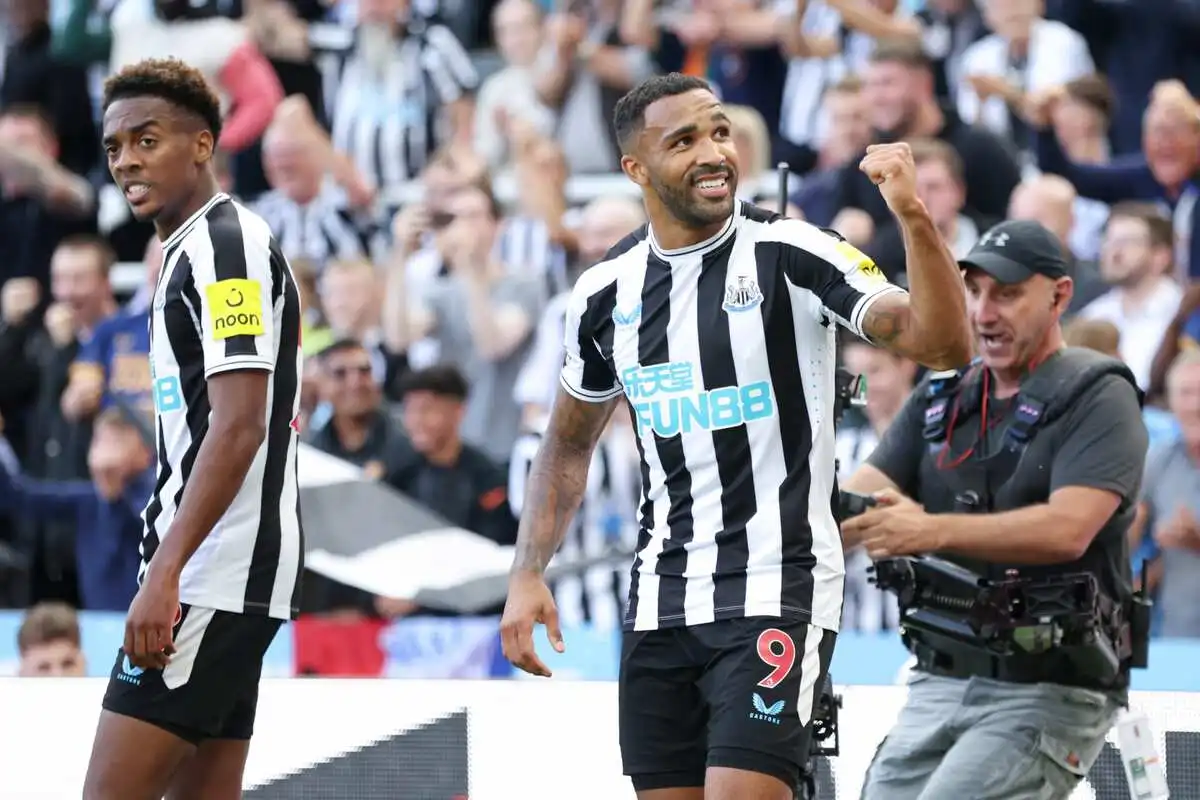 نيوكاسل يونايتد ضد باير ليفركوزن