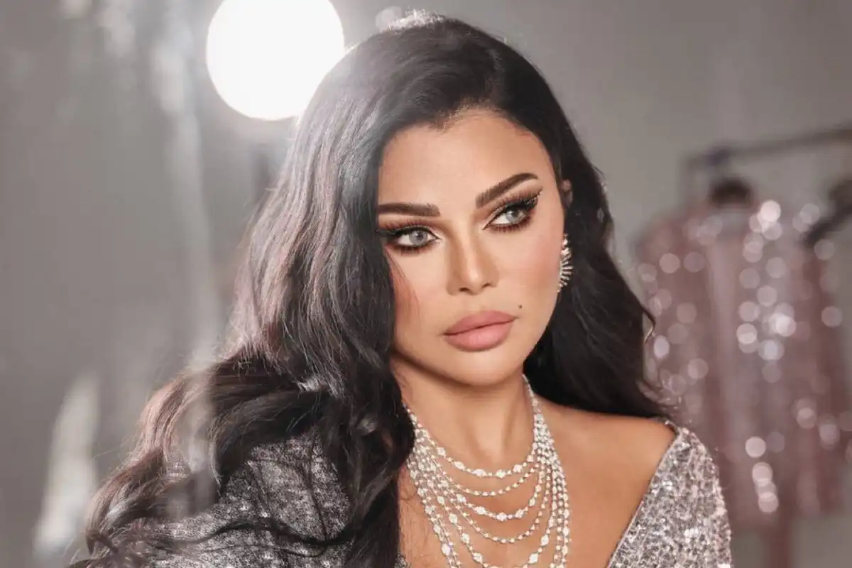 موقف غير متوقع حول هدية هيفاء وهبي في جدة