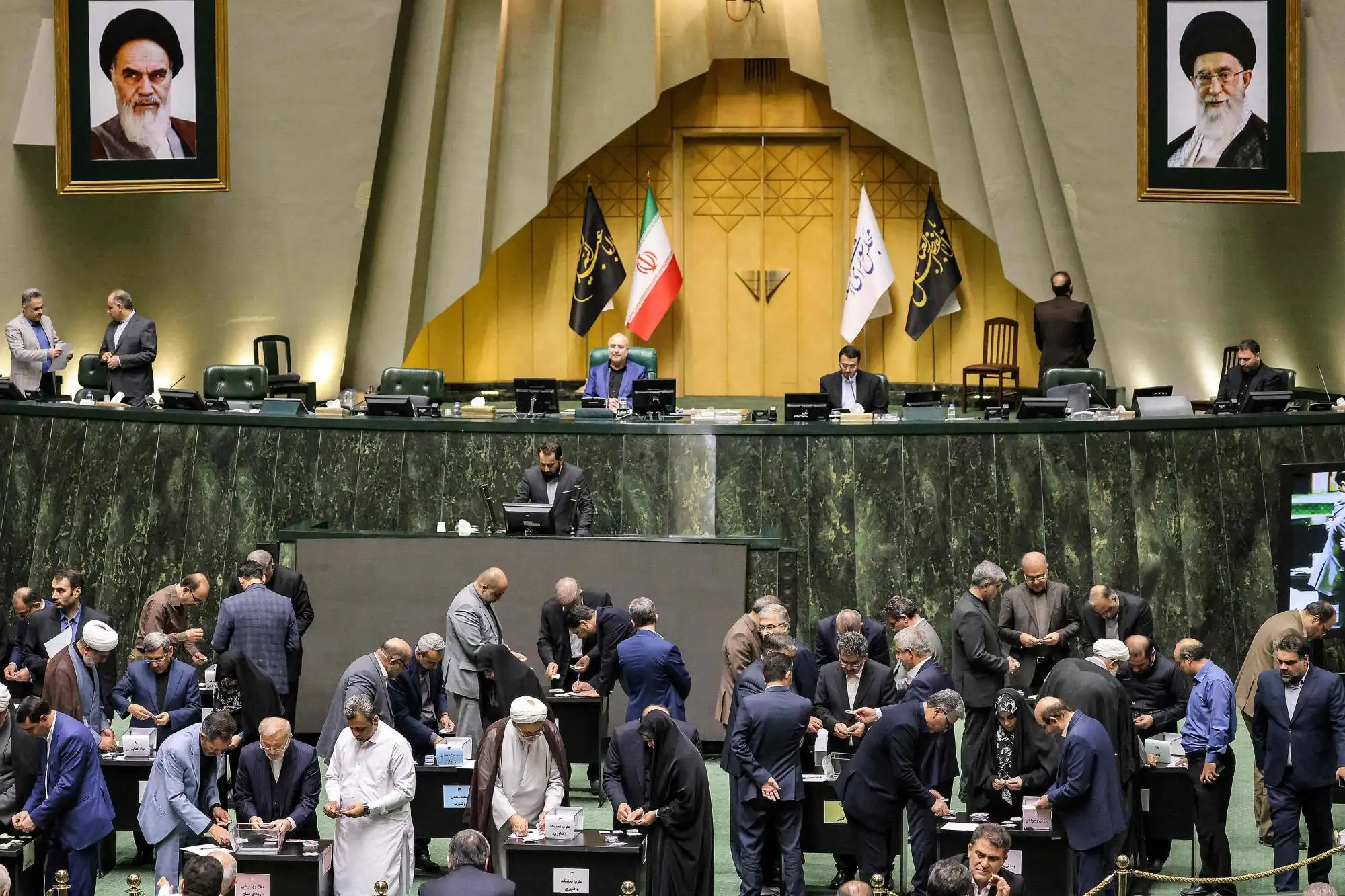 البرلمات الإيراني