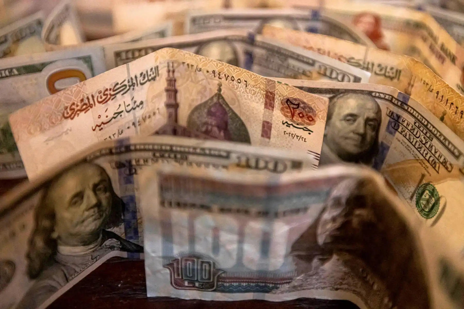 سعر الدولار مقابل العملات العالمية والعربية