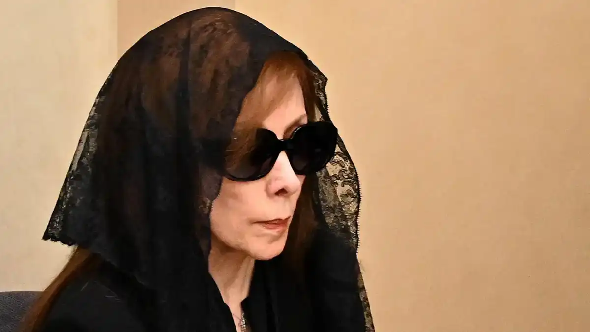 فيروز