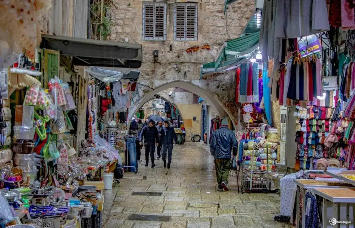 سوق في القدس