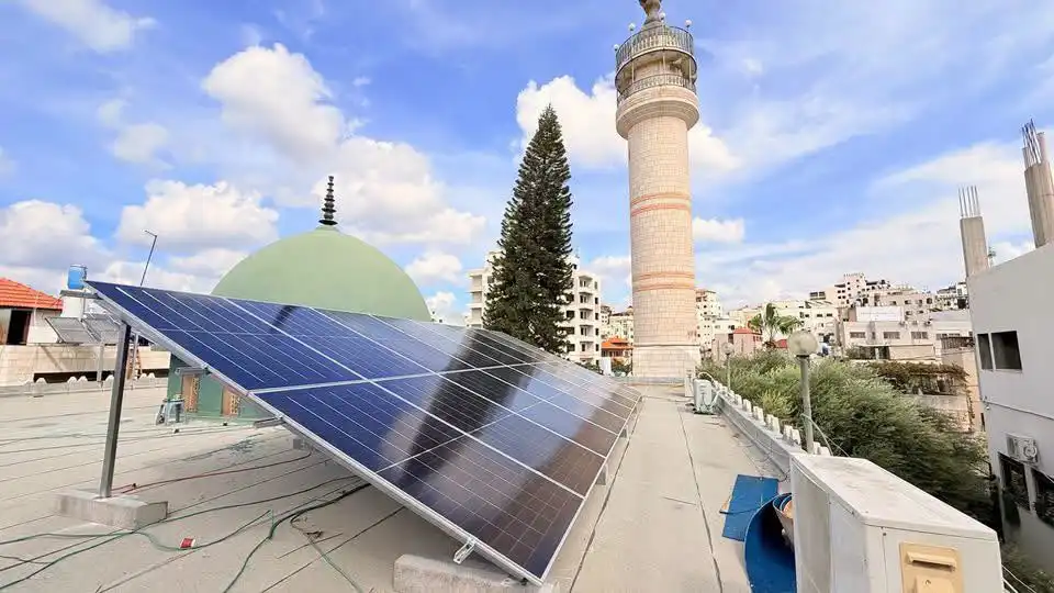 ربط مساجد بالطاقة الشمسية