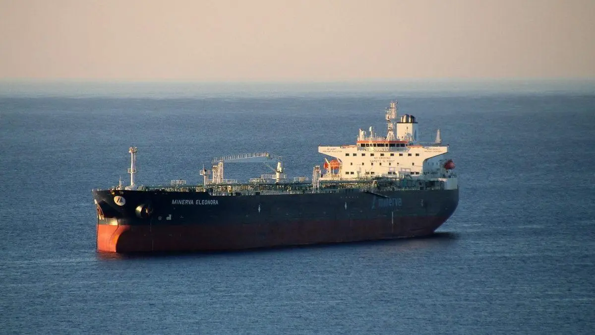 الحرس الثوري: انفجار 3 ناقلات نفط بألغام بحرية أثناء عبورها مضيق هرمز