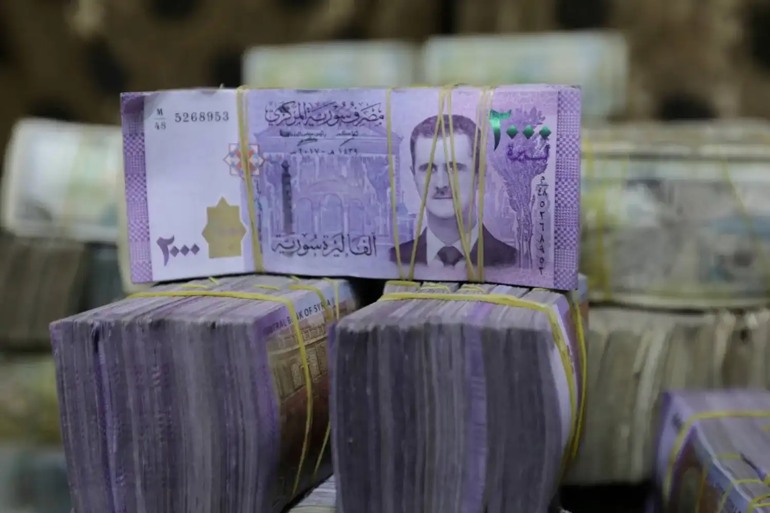 الليرة اليوم السورية مقابل الدولار